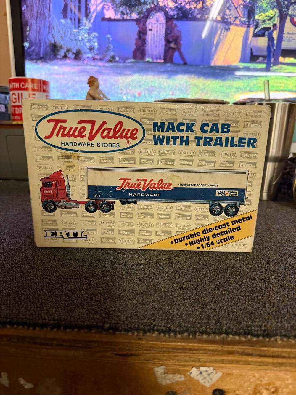1991 ERTL True Value Hardware Mack Cab with Trailer 1/64 Scale Die-Cast Metal Re